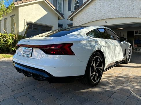 Used 2022 Audi e-tron GT Premium Plus w/ Performance Package AWD/4WD image 6