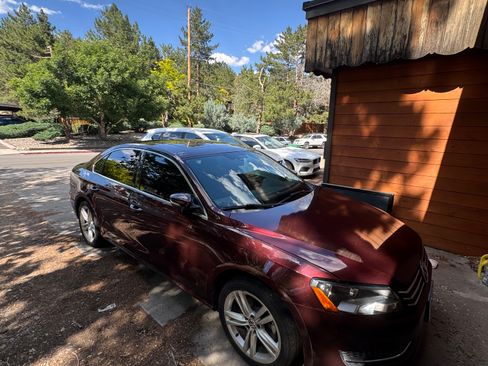 Used 2014 Volkswagen Passat TDI SE FWD image 2