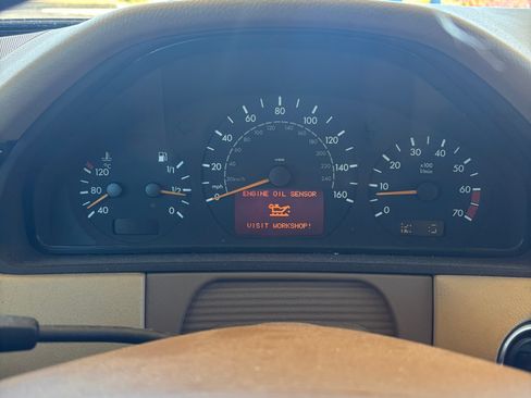 Used 2000 Mercedes-Benz E 320 Sedan image 13