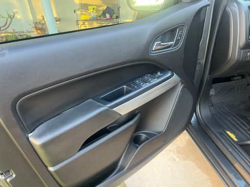 Used 2016 Chevrolet Colorado LT image 12