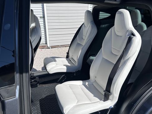 Used 2017 Tesla Model X 100D image 9