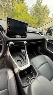 Used 2022 Toyota RAV4 XLE Premium FWD image 19