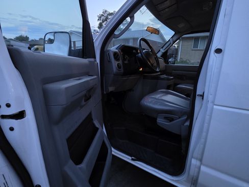 Used 2013 Ford E-250 and Econoline 250 Extended w/ PWR Group RWD image 6