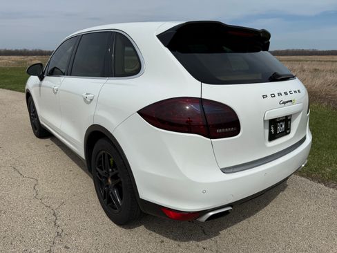 Used 2012 Porsche Cayenne S image 8