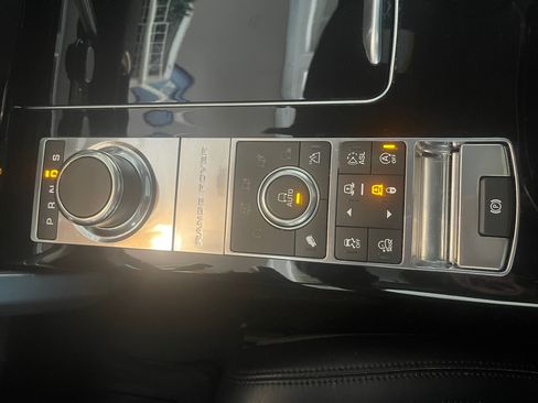 Used 2016 Land Rover Range Rover HSE image 15