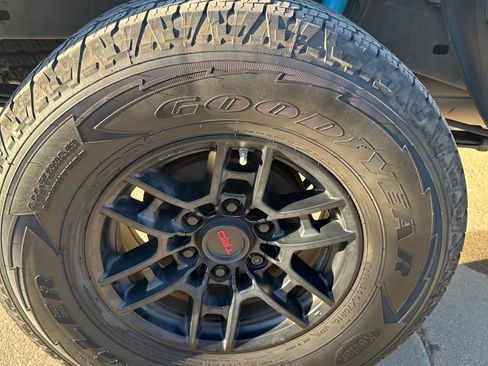 Used 2021 Toyota Tacoma TRD Off-Road w/ Technology Package image 29