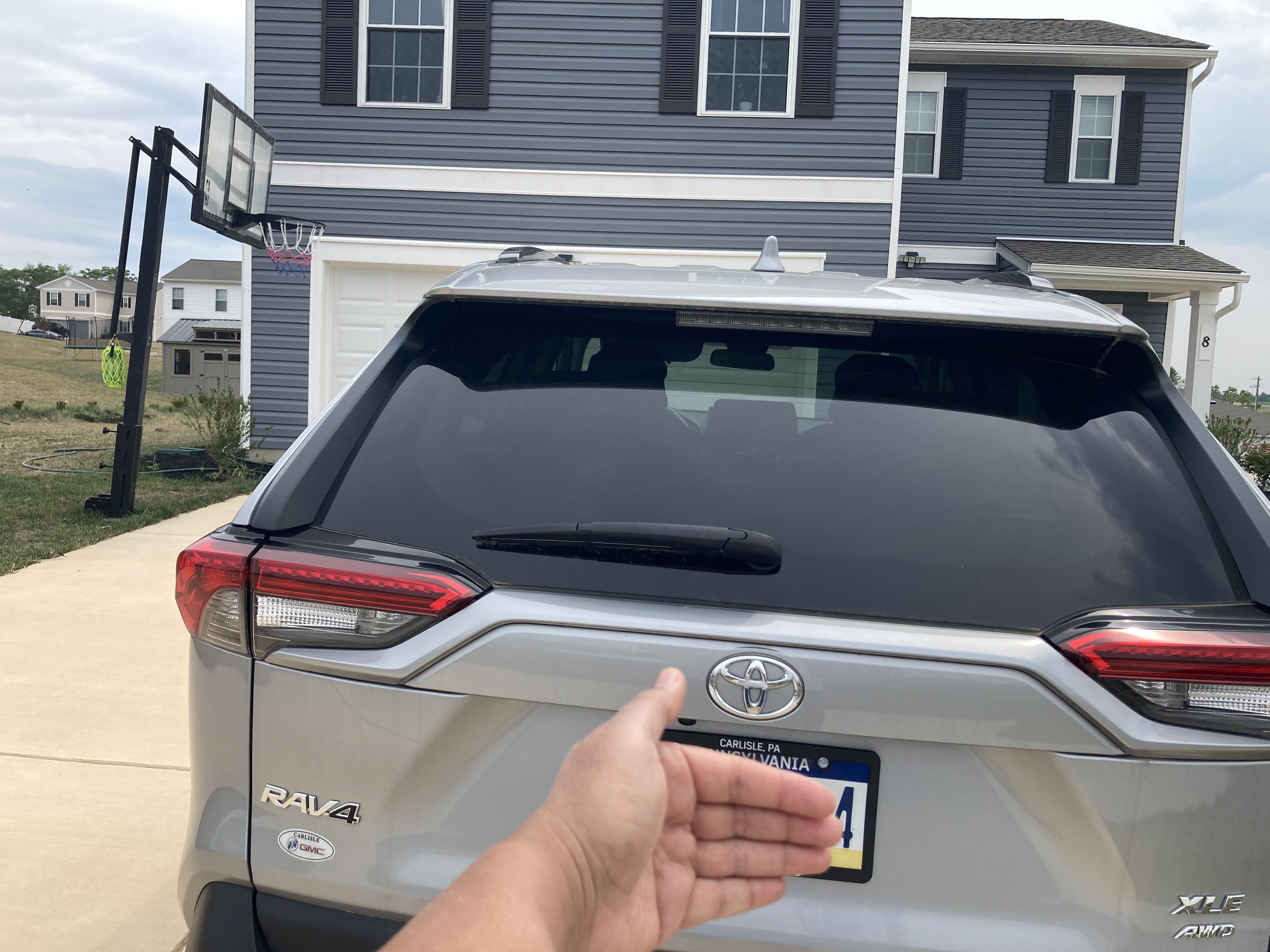 Used 2022 Toyota RAV4 XLE w/ Convenience Package AWD/4WD image 4