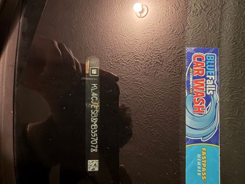 Used 2021 Buick Encore Preferred w/ Safety Package image 2