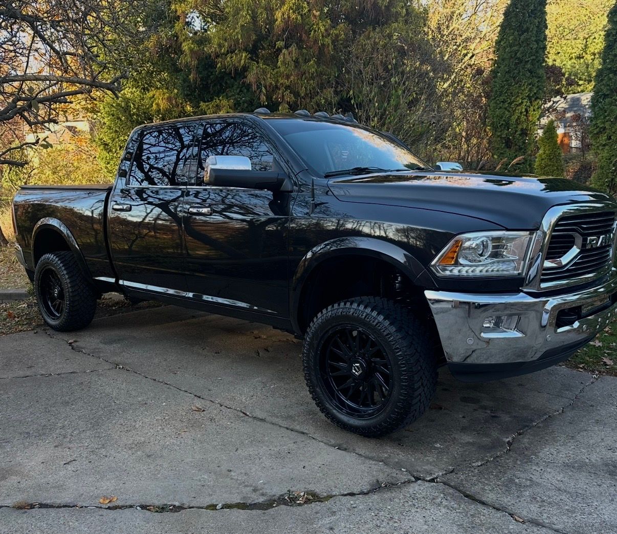 Used 2018 RAM 2500 Longhorn w/ Snow Chief Group AWD/4WD image 4