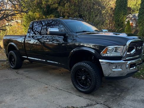 Used 2018 RAM 2500 Longhorn w/ Snow Chief Group AWD/4WD image 4