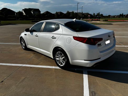 Used 2013 Kia Optima LX FWD image 2