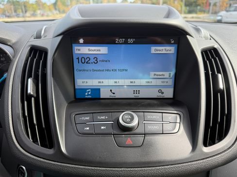 Used 2019 Ford Escape SE image 15