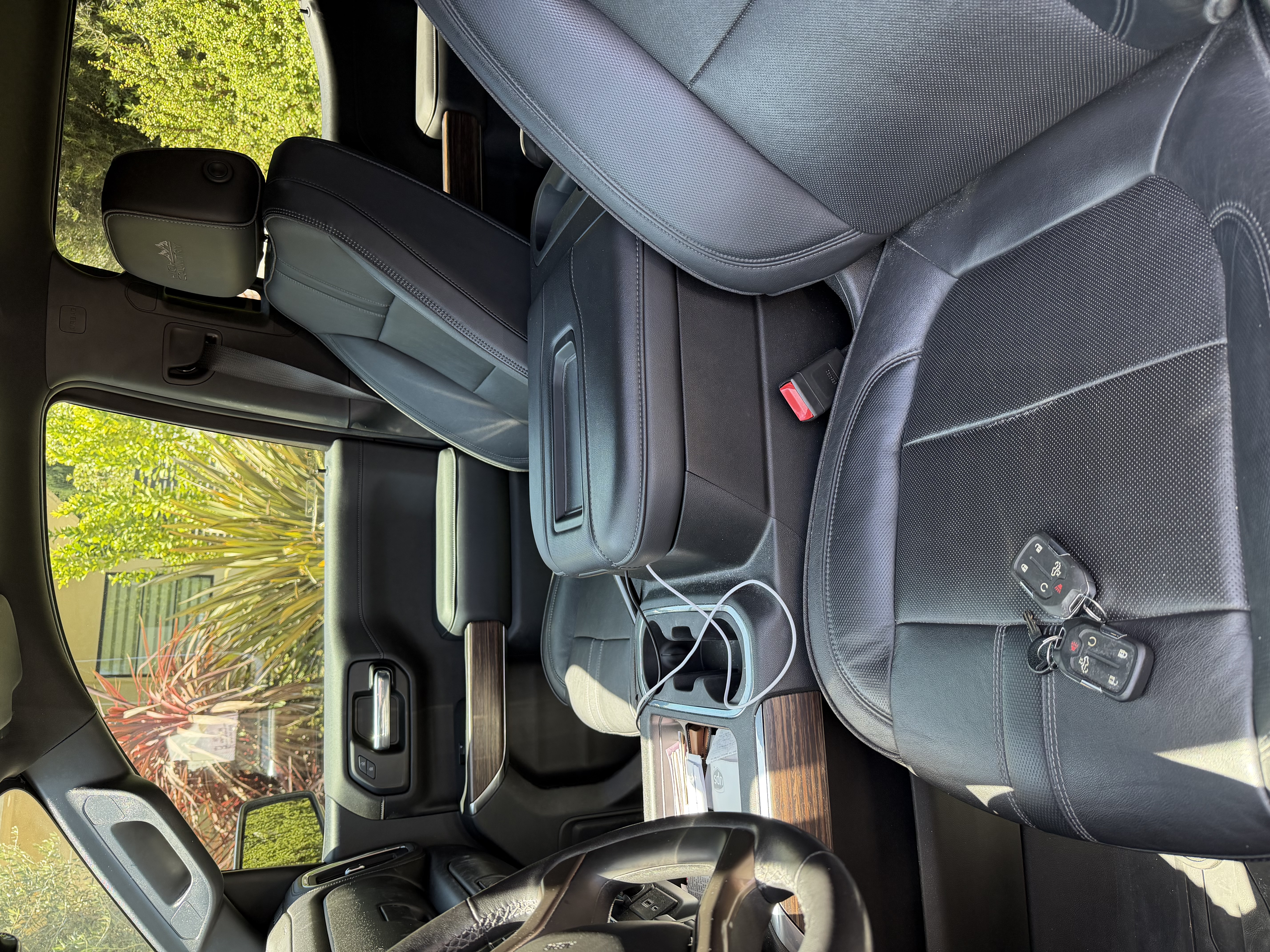 Used 2020 Chevrolet Silverado 1500 High Country w/ Technology Package AWD/4WD image 2