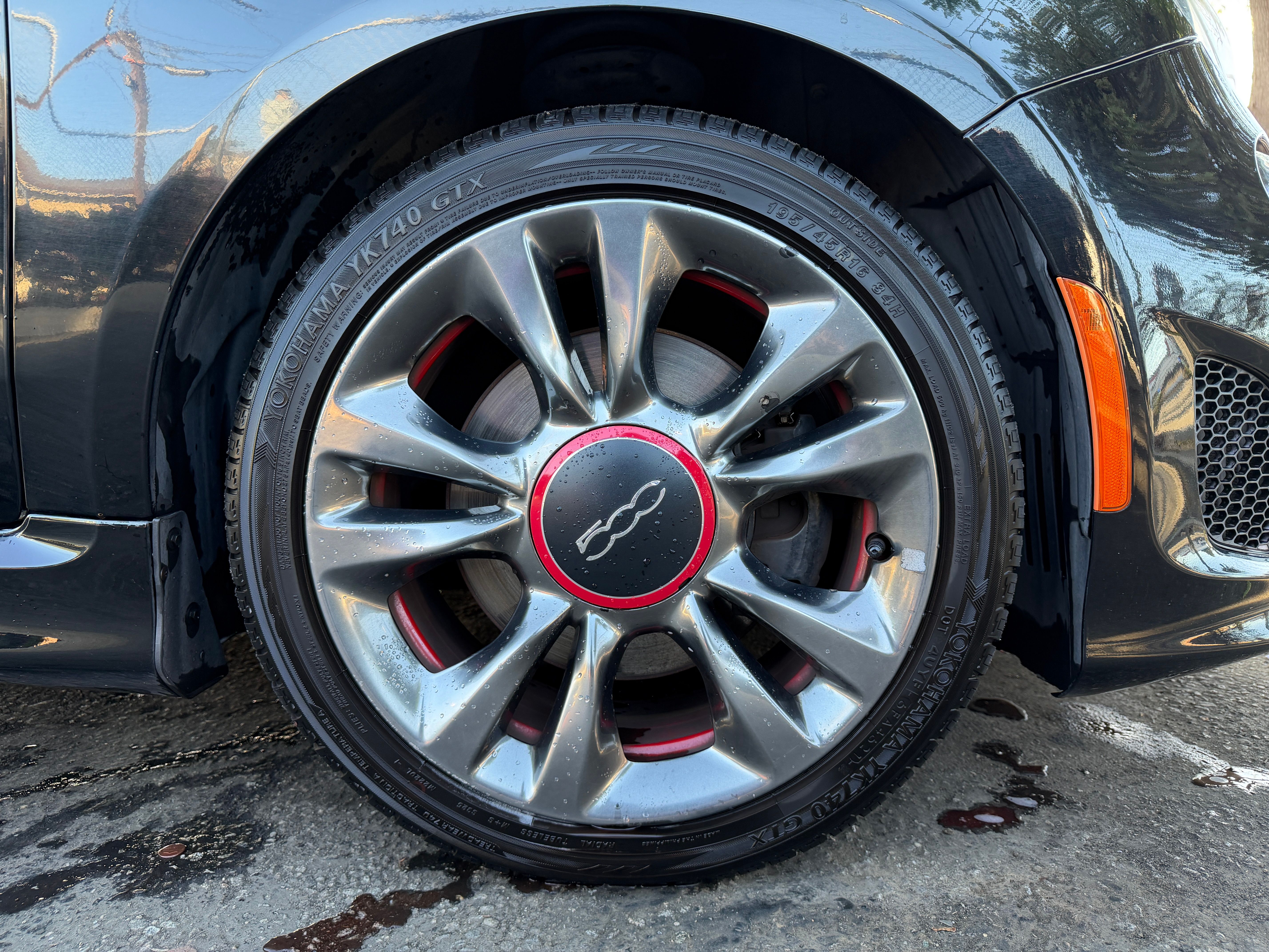 Used 2014 FIAT 500 GQ Edition w/ Comfort/Convenience Group FWD image 9