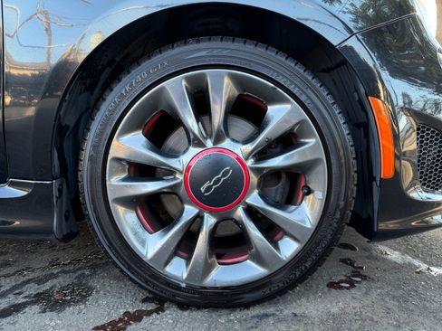 Used 2014 FIAT 500 GQ Edition w/ Comfort/Convenience Group FWD image 9