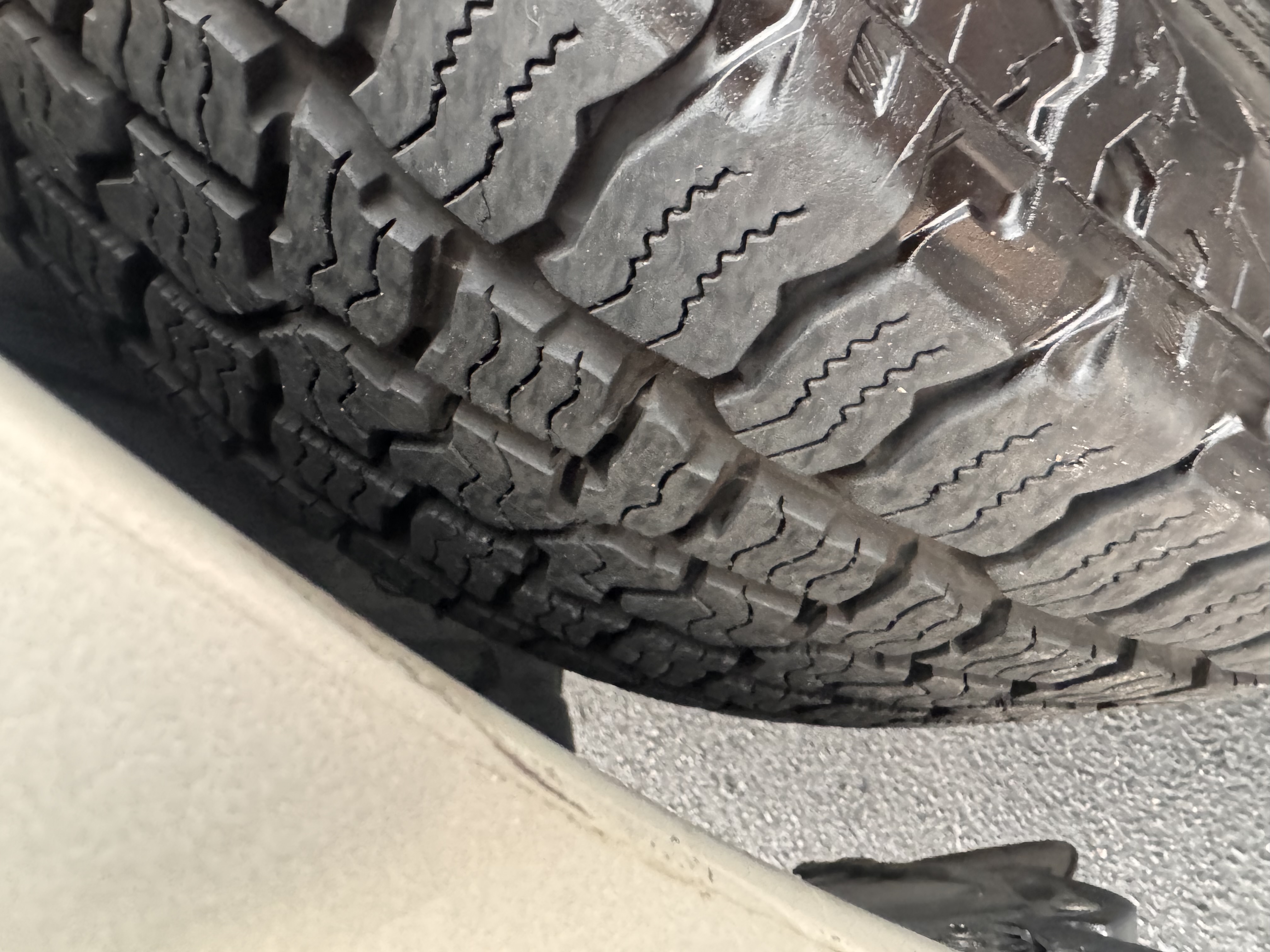 Used 2011 Land Rover LR4 HSE LUX AWD/4WD image 8