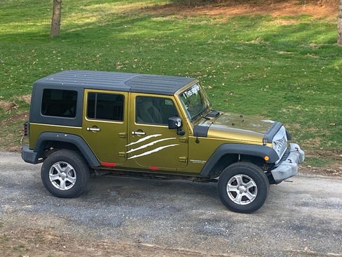 Used 2008 Jeep Wrangler Unlimited X image 2