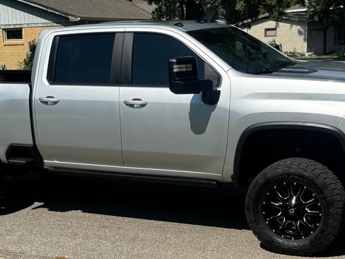 Used 2021 Chevrolet Silverado 2500 LT w/ Texas Edition AWD/4WD image 4