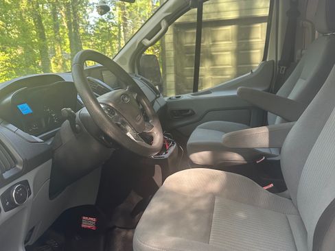 Used 2015 Ford Transit 250 130 Low Roof w/ Exterior Upgrade Package image 9