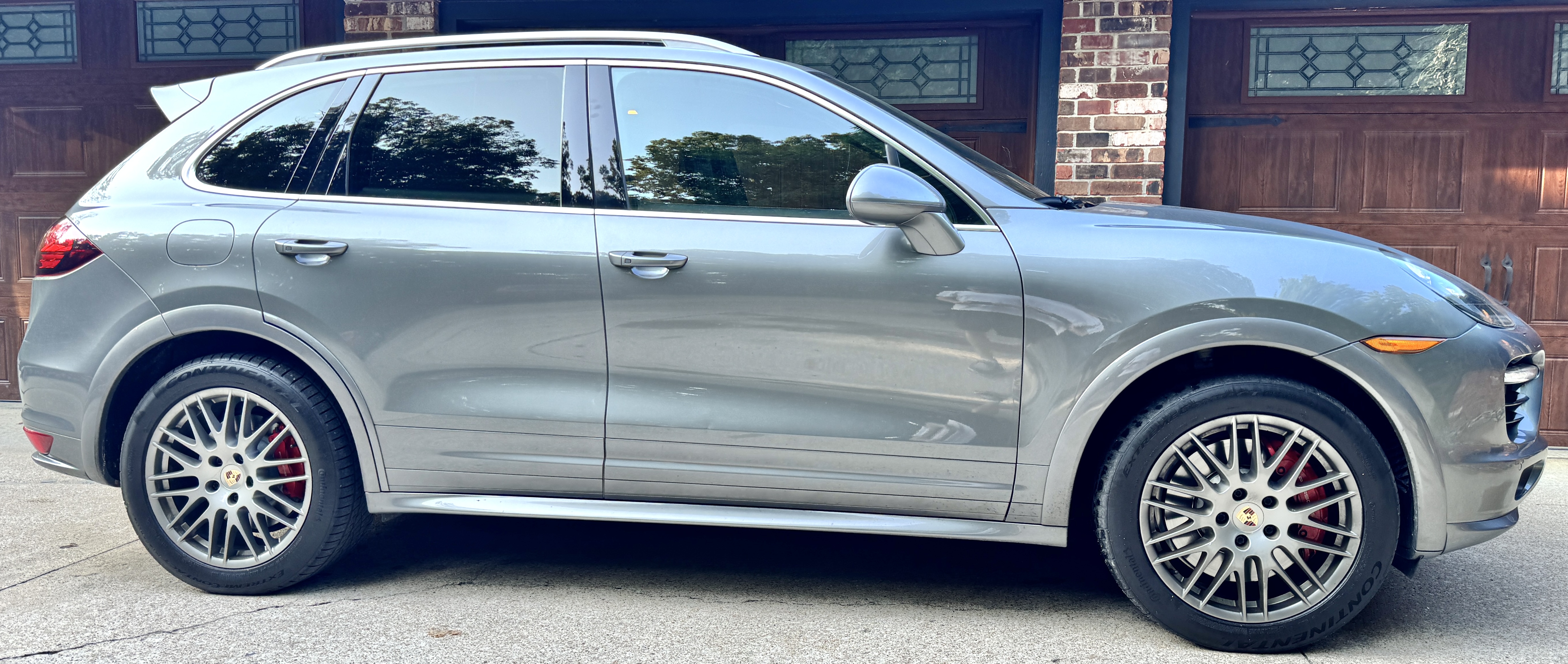 Used 2014 Porsche Cayenne Turbo S AWD/4WD image 5