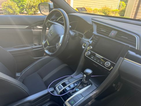 Used 2019 Honda Civic Sport image 17