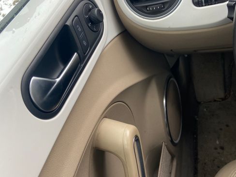 Used 2014 Volkswagen Beetle 2.5 image 11