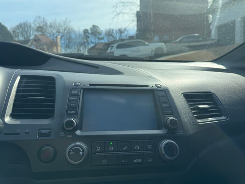 Used 2010 Honda Civic LX image 12