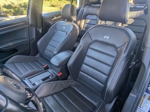 Used 2019 Volkswagen Golf 4-Door image 11