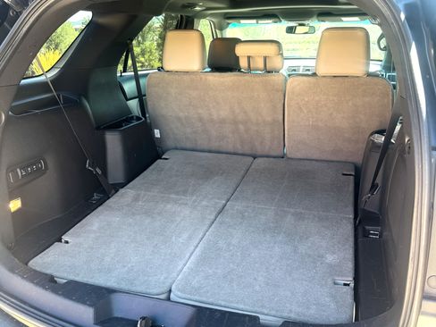 Used 2015 Ford Explorer Limited w/ Equipment Group 302A FWD image 10