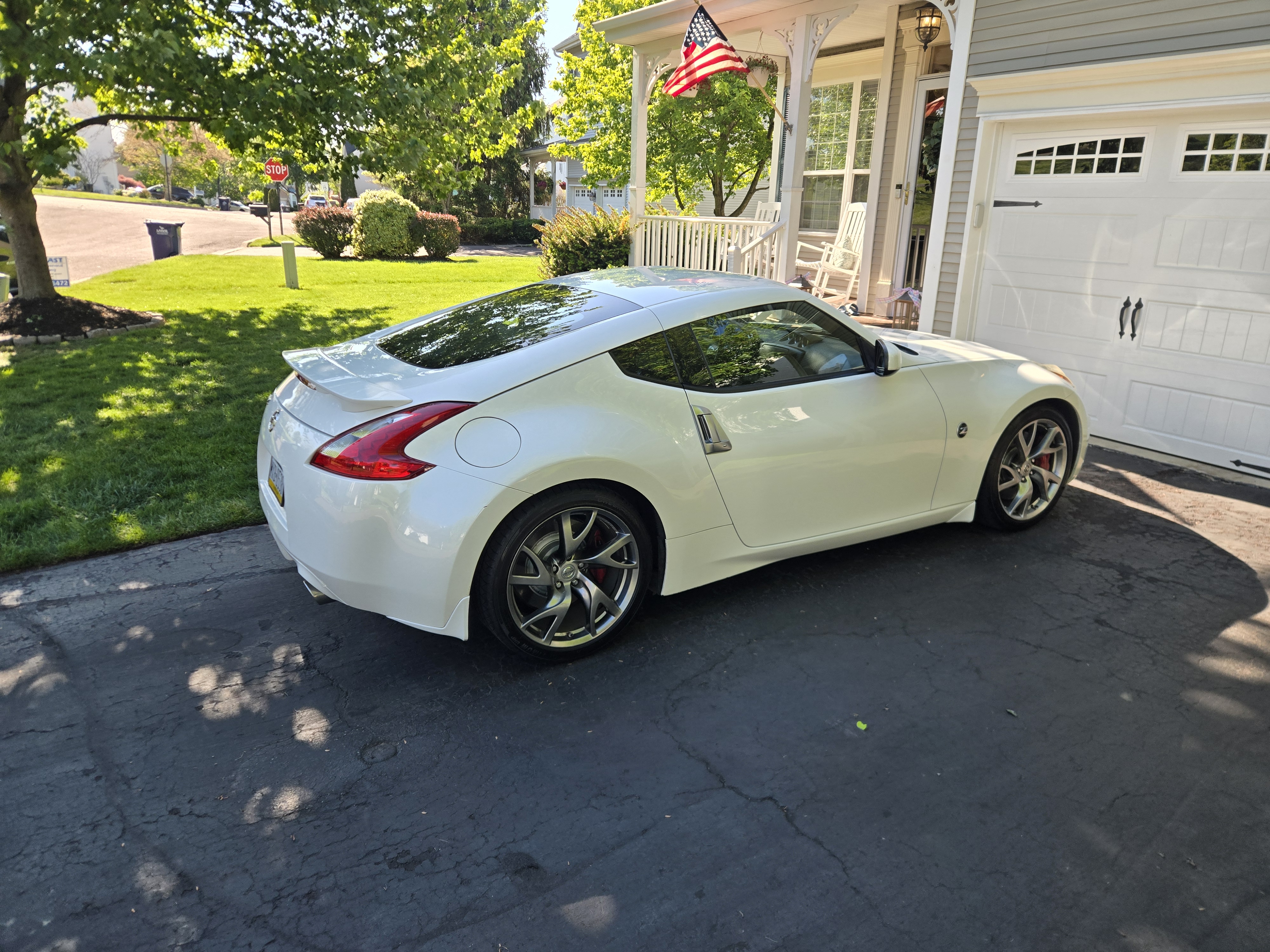 Used 2016 Nissan 370Z Coupe RWD image 8