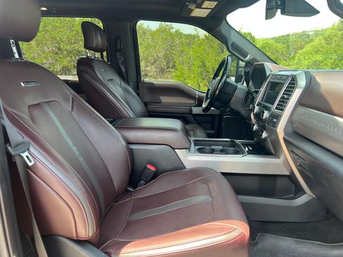 Used 2017 Ford F350 Platinum w/ Platinum Ultimate Package AWD/4WD image 8