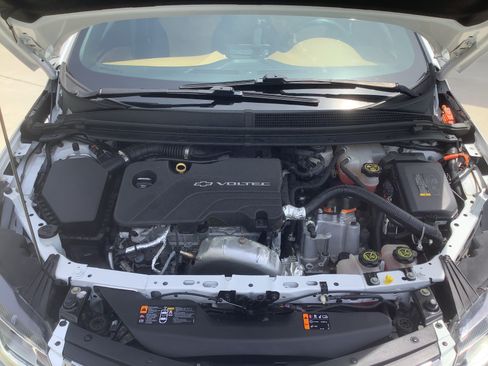 Used 2017 Chevrolet Volt Premier w/ Driver Confidence Package FWD image 16