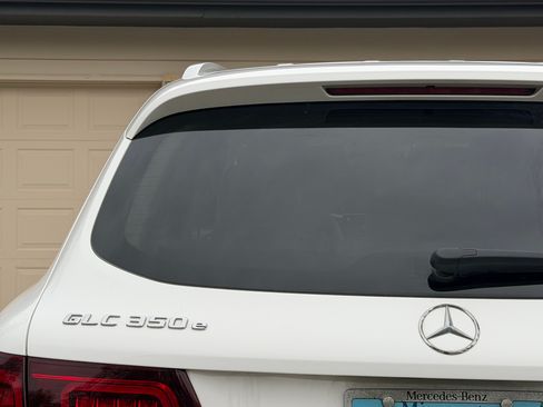 Used 2020 Mercedes-Benz GLC 350e 4MATIC image 11