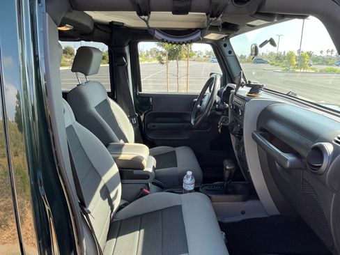 Used 2010 Jeep Wrangler Unlimited Sport image 6