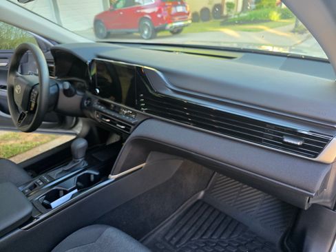 Used 2025 Toyota Camry LE FWD image 1