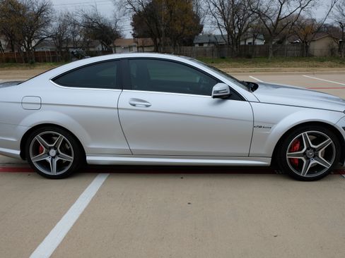 Used 2012 Mercedes-Benz C 63 AMG Coupe image 4
