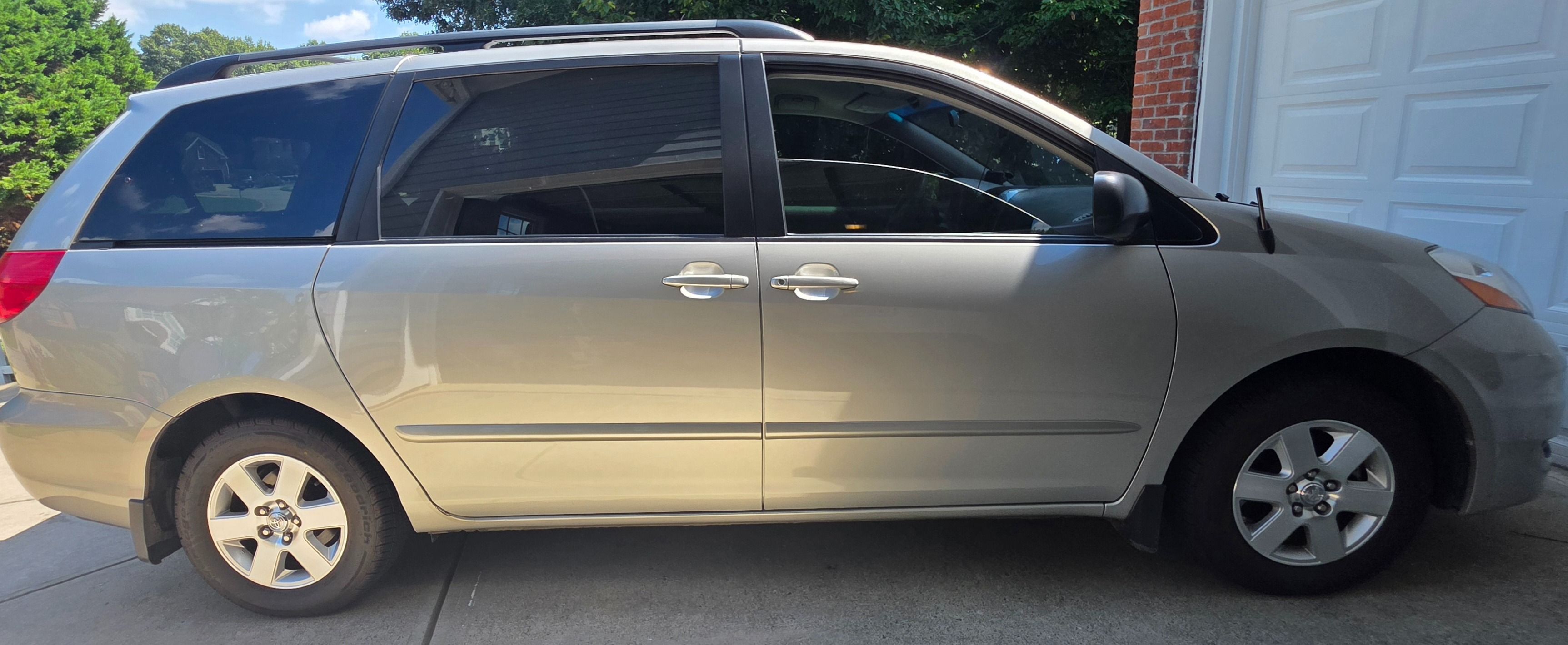 Used 2008 Toyota Sienna LE FWD image 1