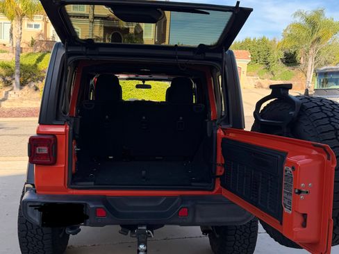 Used 2018 Jeep Wrangler Unlimited Sport S image 8
