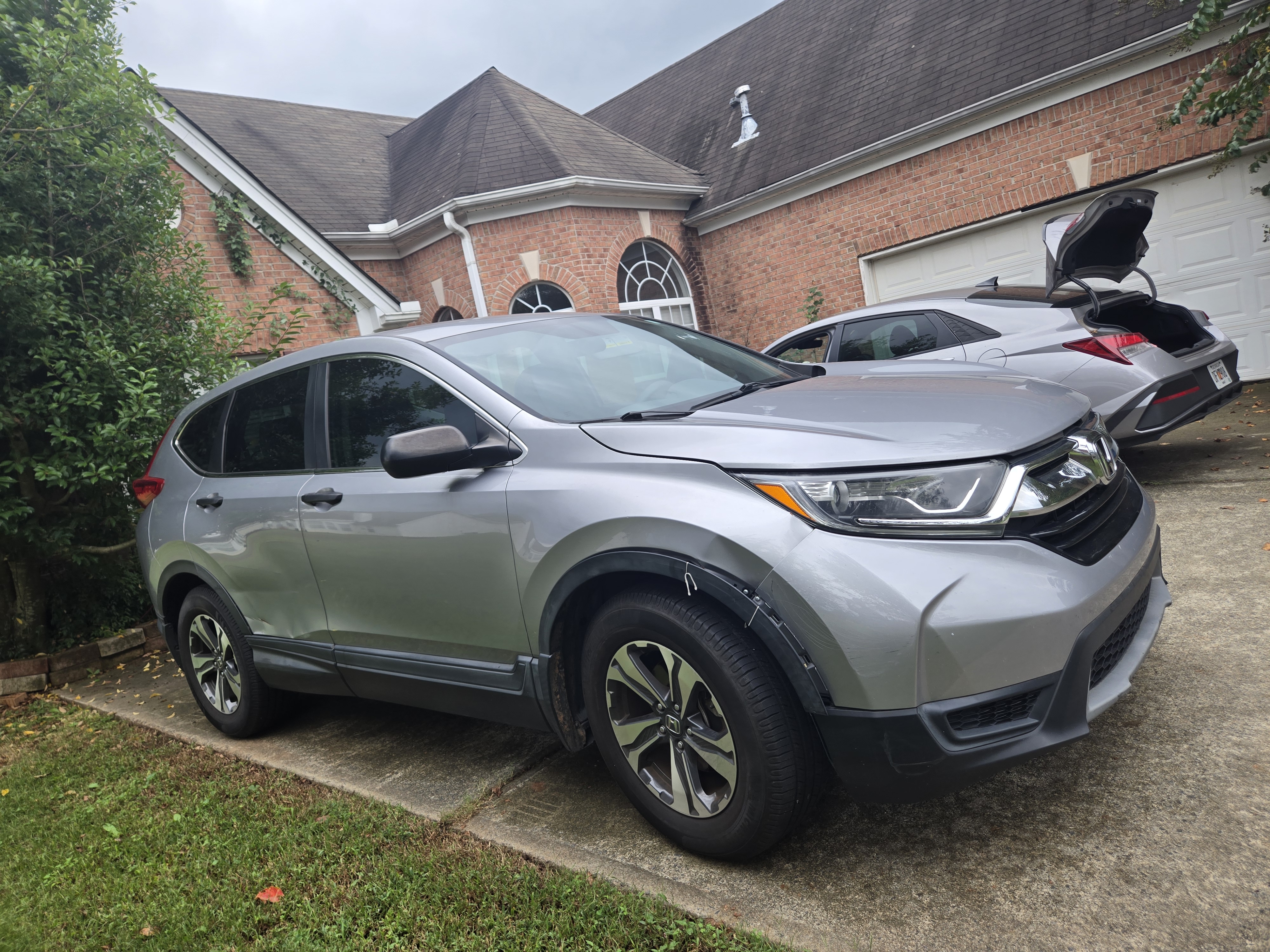 Used 2018 Honda CR-V LX image 1