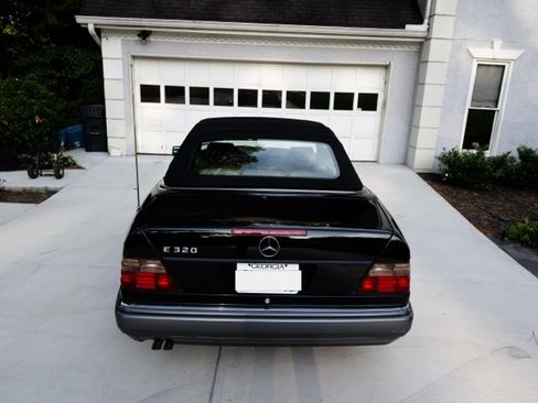 Used 1995 Mercedes-Benz E 320 Convertible image 5