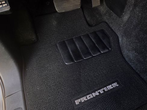 Used 2022 Nissan Frontier SV image 25