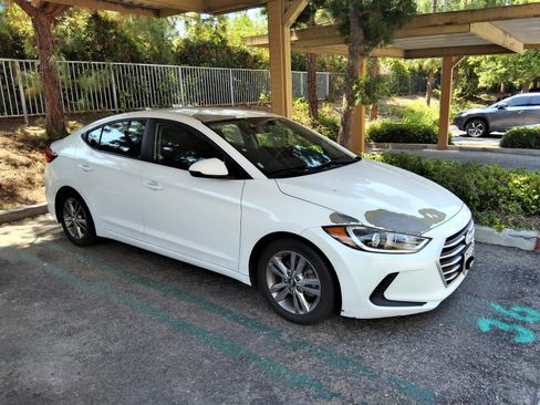 Used 2018 Hyundai Elantra SEL image 2