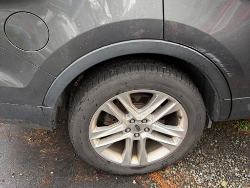 Used 2016 Ford Explorer XLT w/ Equipment Group 202A image 8