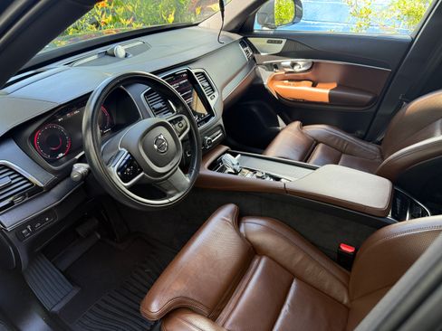 Used 2021 Volvo XC90 T8 Inscription image 32