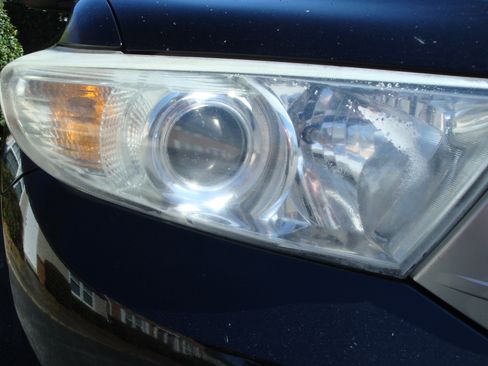 Used 2012 Toyota Highlander Limited w/ Tech Pkg image 24