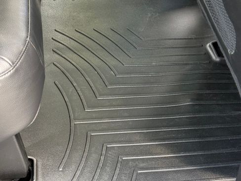 Used 2022 Chrysler Pacifica Touring-L FWD image 22