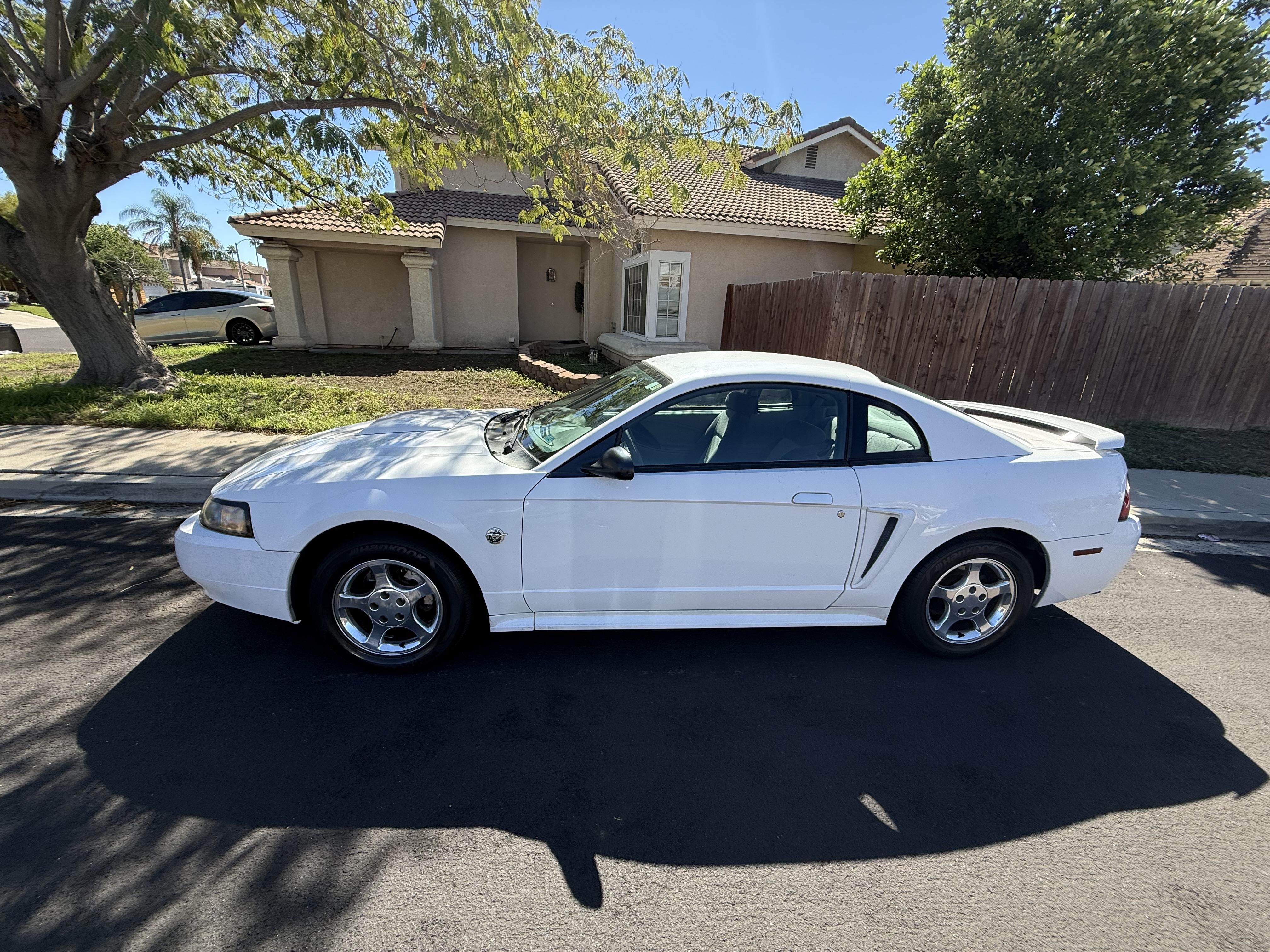 Used 2004 Ford Mustang Coupe RWD image 1
