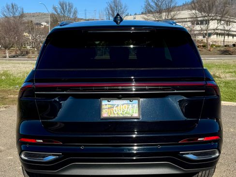 Used 2024 Lincoln Nautilus Black Label image 5