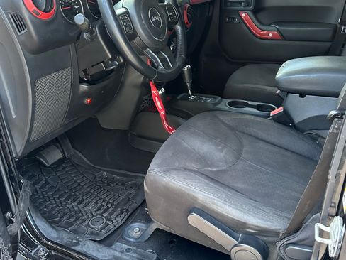 Used 2014 Jeep Wrangler Unlimited Sport w/ Quick Order Package 24S AWD/4WD image 6