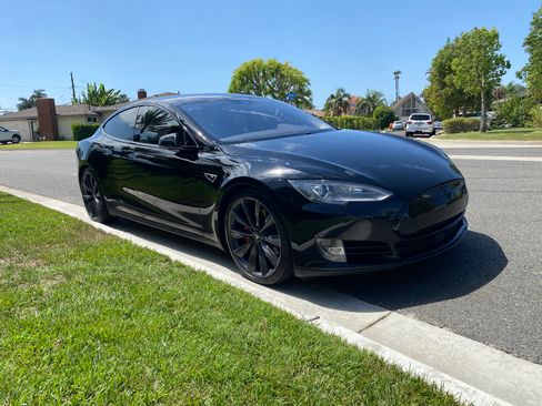 Used 2015 Tesla Model S P85D image 2
